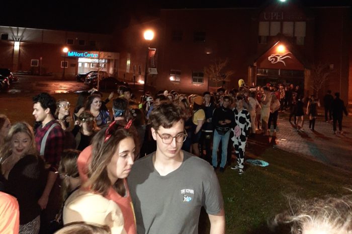 Halloween Pub draws big crowd, long line